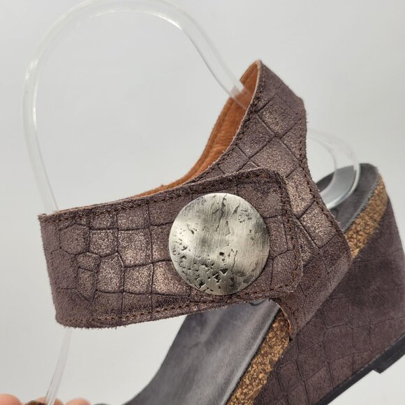 Taos Carousel 2 Women's Sz 6 to 6.5 EU 37 Deep Bronze Wedge Sandals 2 Strap - Picture 11 of 15